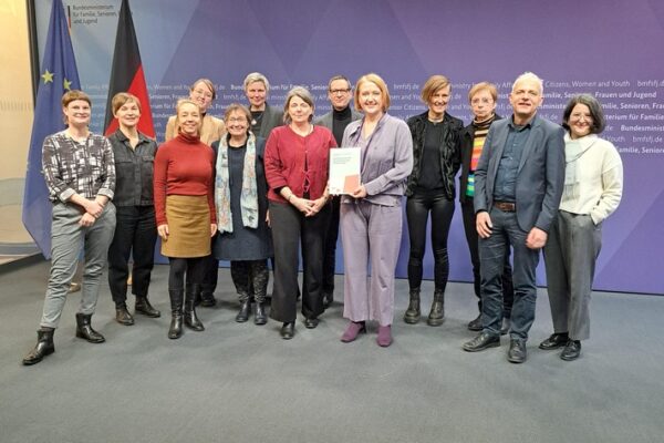 Klimawandel trifft Frauen besonders hart / Gutachten zum Vierten Gleichstellungsbericht der Bundesregierung auf gleichstellungsbericht.de veröffentlicht